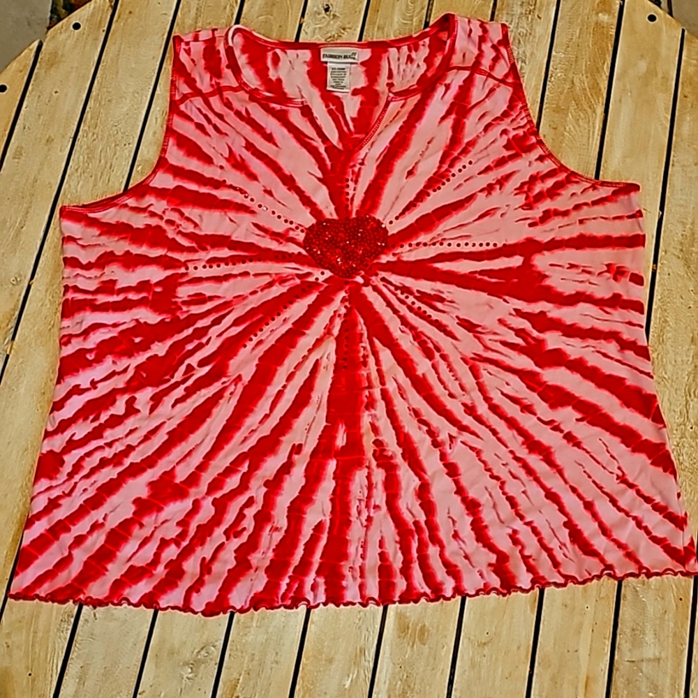 💥4 for $25💥 Women's Tank Top Tye Dye w/ jeweled heart scalloped bottom